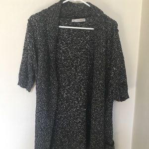 Short-sleeved Cardigan🎀Worn a hand full of times!